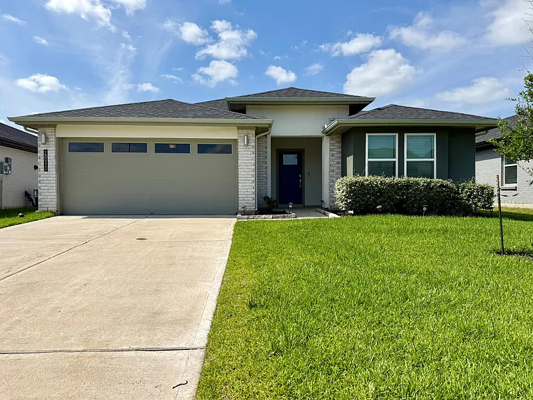 28930 Yukon River Ct — Photo 1