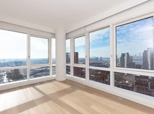 26-32 Jackson Avenue 34A image 1 of 3