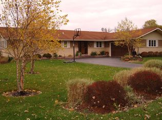 15100 W Clover Ln, Libertyville, IL