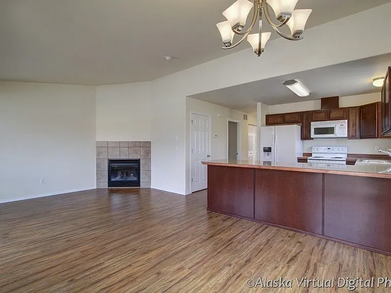 2334 E 64th Ave — Photo 3