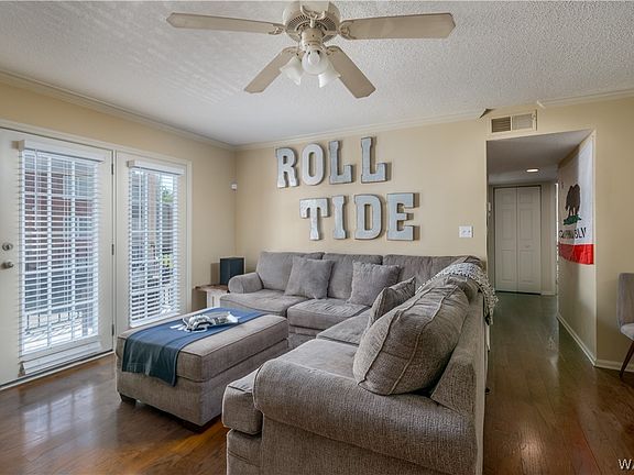 3rd image of 120 15th St E APT 916