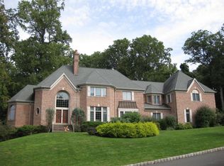 48 Watchung Crest Dr, Watchung, NJ 07069