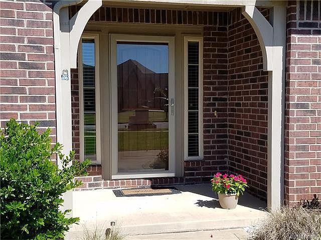 1st image of 5404 N 32nd St
