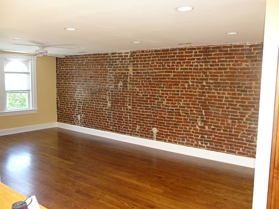 living/dining area