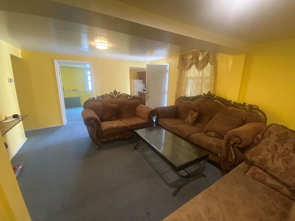 1st image of 10414 93rd Ave