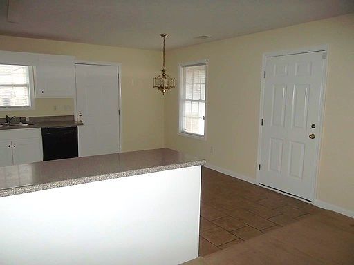 4th image of 816 Pine Hill Ct