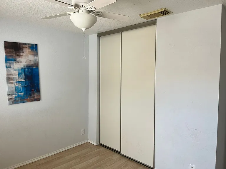 15 McLennan Oak — Photo 17