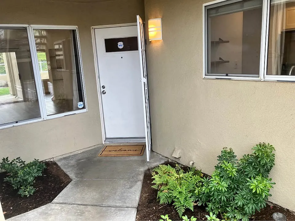 2 bed, 1000 sqft, $3,500 — Photo 2