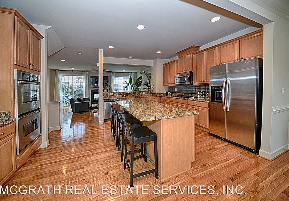 1st image of 118 Anthem Ave