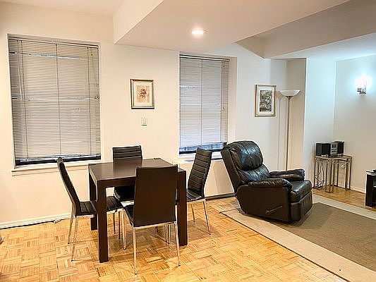 5th image of 150 W 51st St #14011