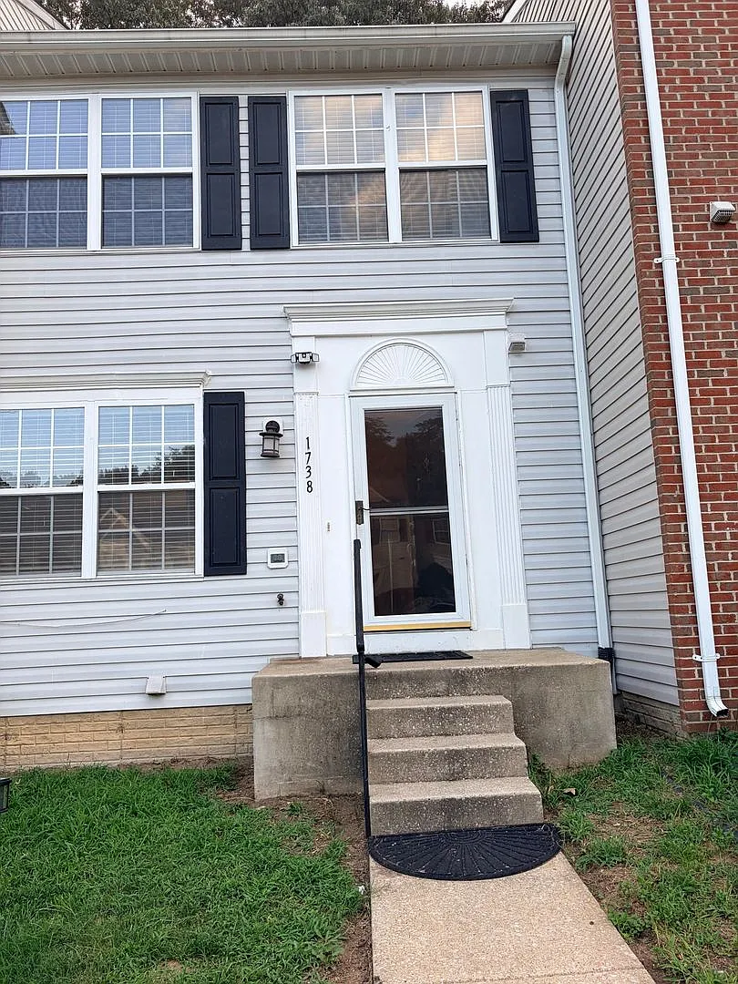 Charming 3BR Townhome in Severn — Photo 1