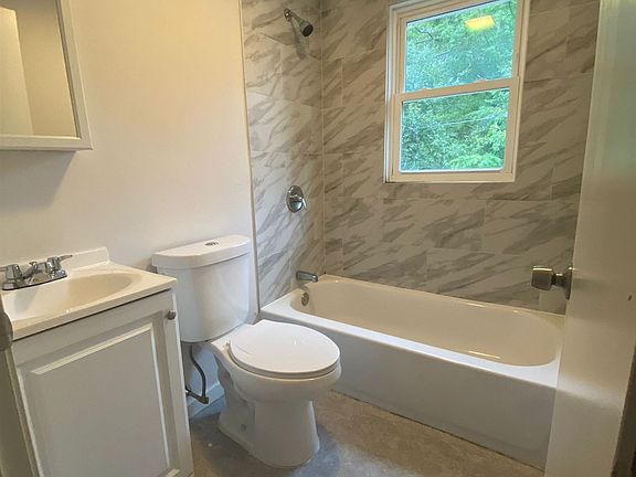 5th image of 111 Frederick St APT 2L