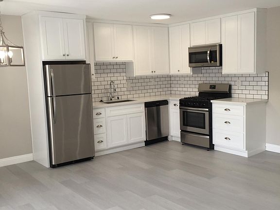 3rd image of 1331 Havenhurst Dr