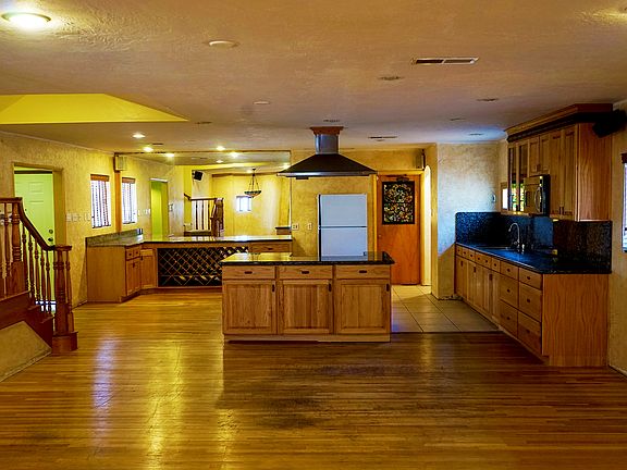 4th image of 764 Applewood Dr