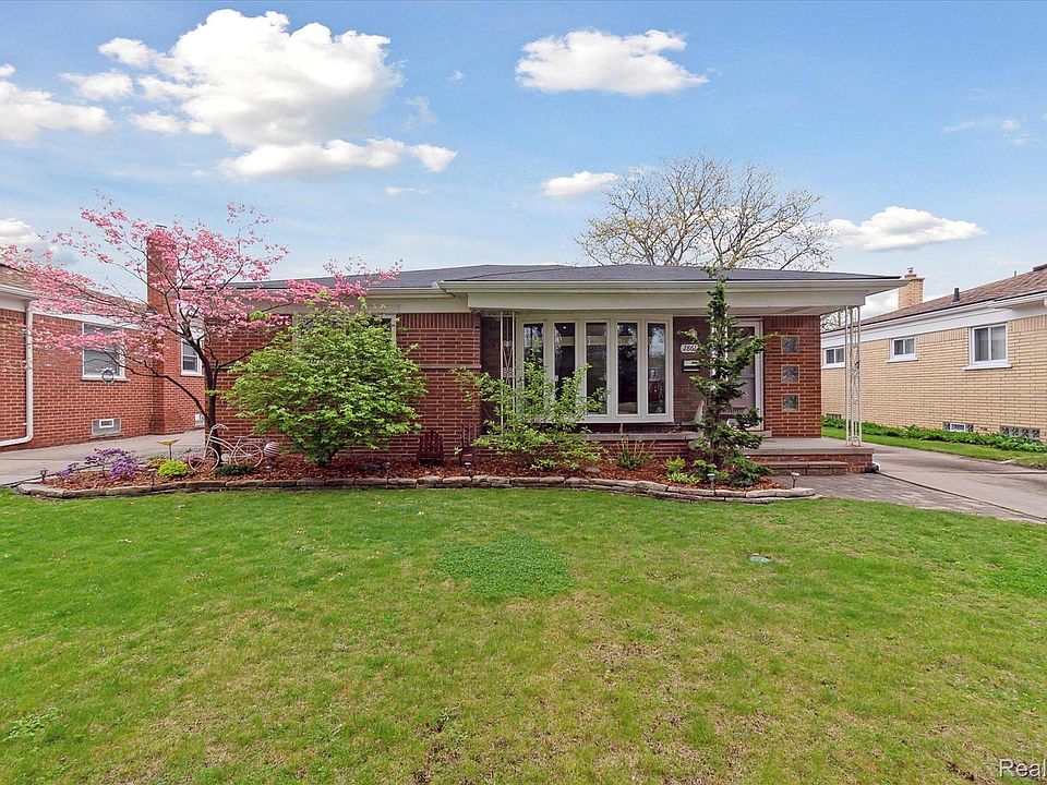 1st image of 28612 Rockwood St