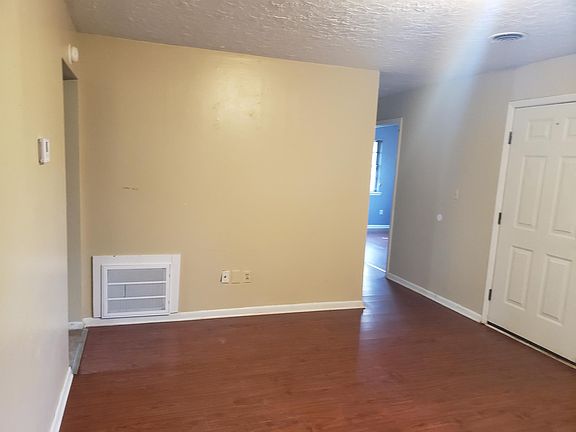 3rd image of 932 N Linda Ave
