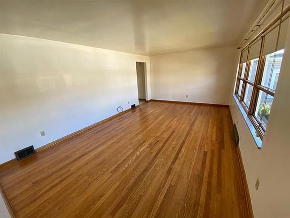 3rd image of 627 Brinker Ave