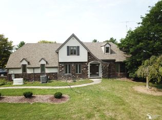 9283 Head O Lake Rd, Ottawa Lake, MI 49267