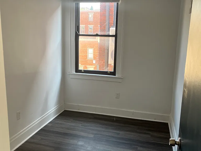 1646 Vine St #2 — Photo 5