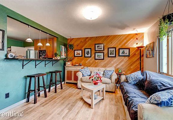 3233 S Glencoe Street Denver-small-005-7-Living Room-666x445