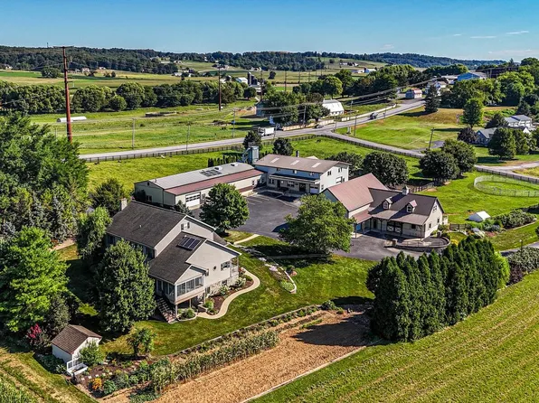 112 Maxwell Hill Rd, Morgantown, PA 19543