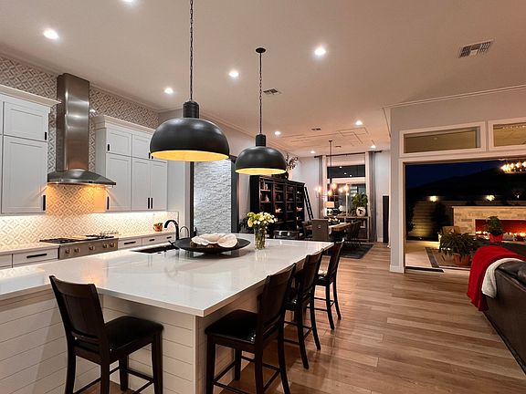 3rd image of 1359 E SAN CARLOS Way