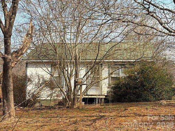 3rd image of 1081 Ashworth Rd