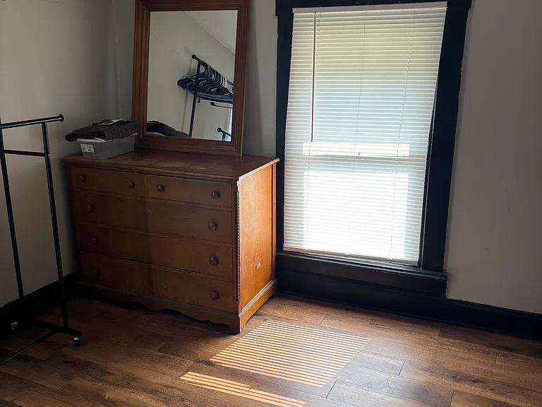 897 E 12th Ave #3 — Photo 3