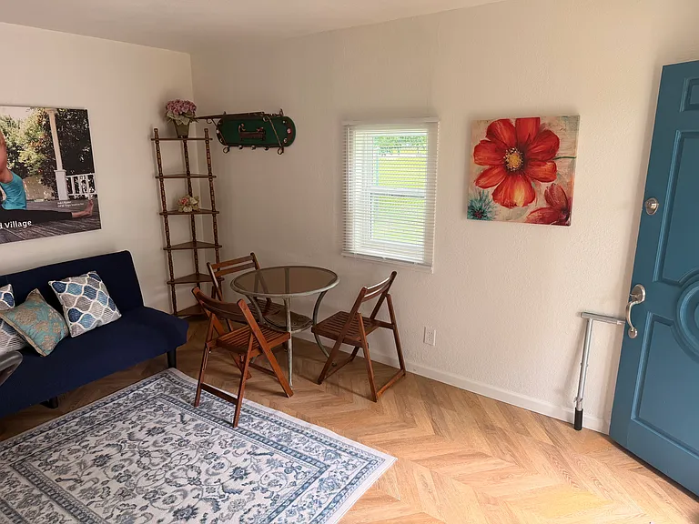 619 E Frank St — Photo 47