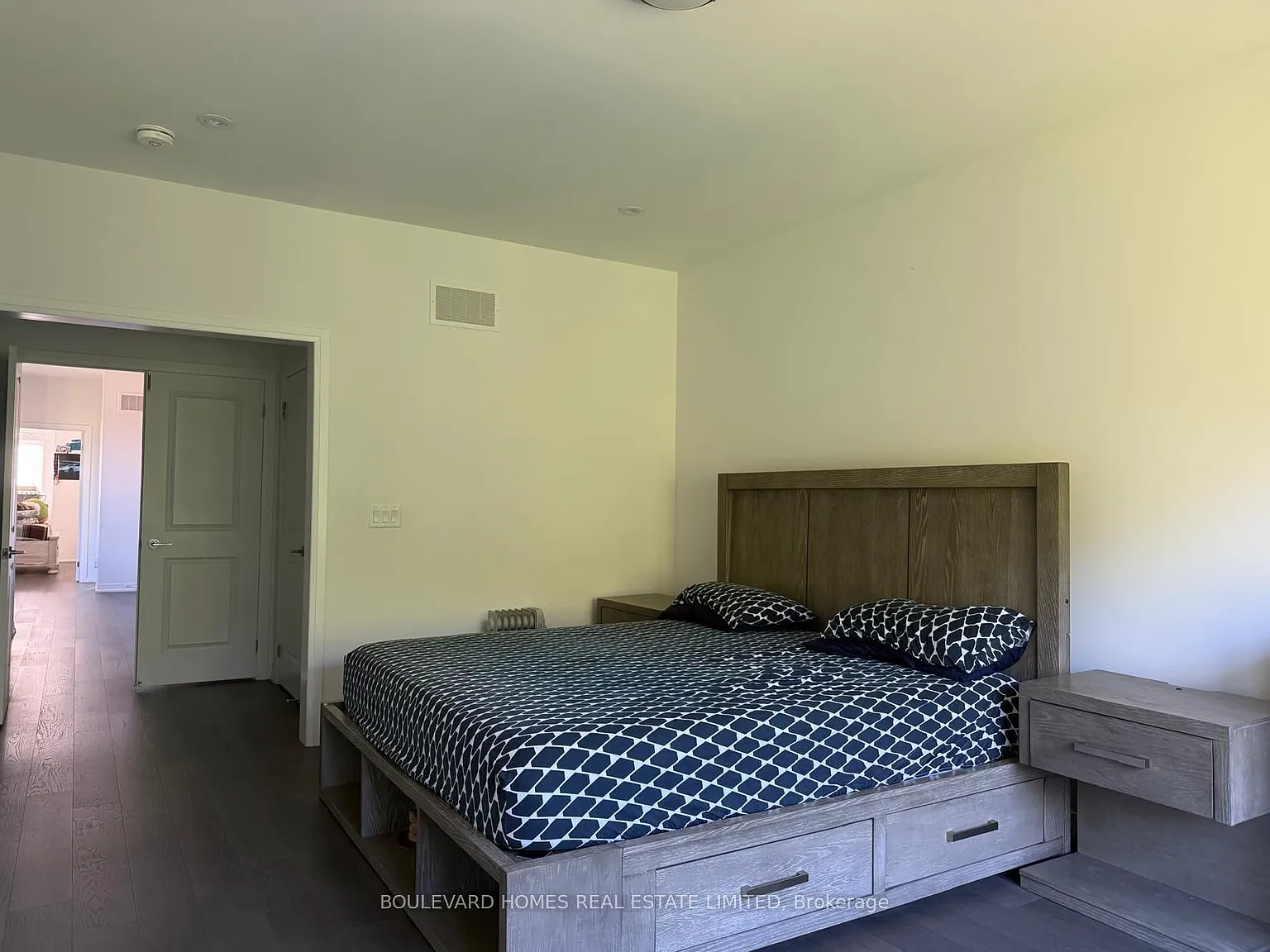 3 bed, $3,999 — Photo 4