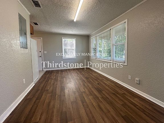 3rd image of 1853 W 6th St