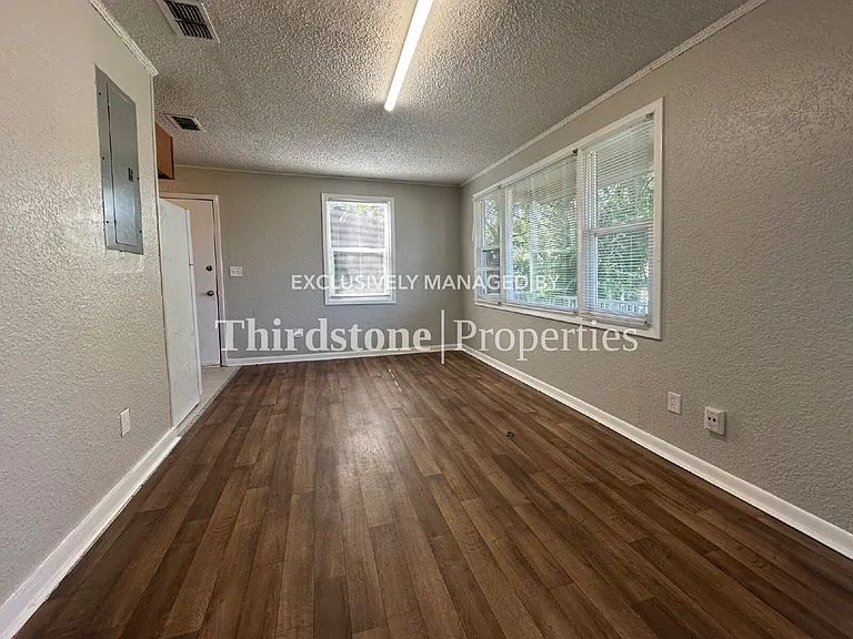 1853 W 6th St — Photo 3