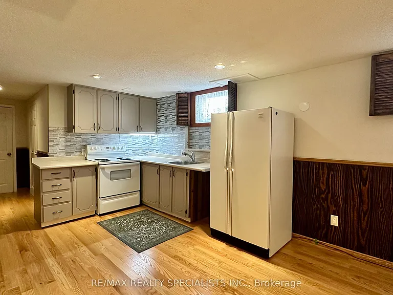 2984 Windjammer Rd — Photo 4