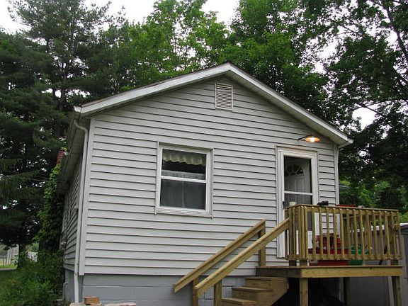 3rd image of 101 Cornelia Dr