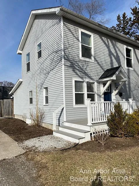 2 bed, 2.0 bath, 1250 sqft, $2,400 — Photo 3