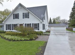 3474 Woodlawn Ave, Gurnee, IL 60031