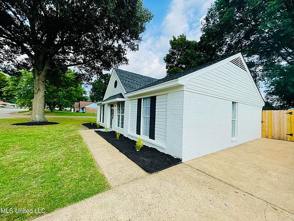 3rd image of 3845 Carroll Dr