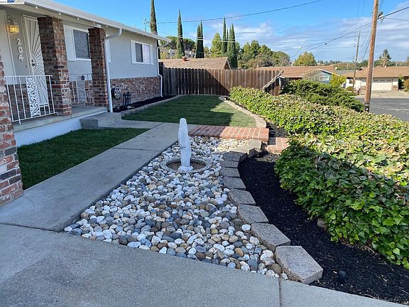 3rd image of 204 Marble Dr