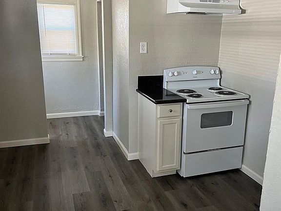 5th image of 450 Peralta Ave