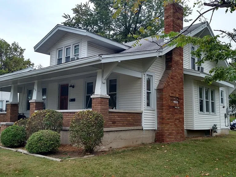 106 N Union St — Photo 3
