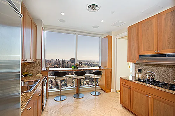 Sold by Trump International Realty | media 8