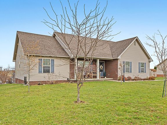 2nd image of 1061 Twin Oaks Blvd