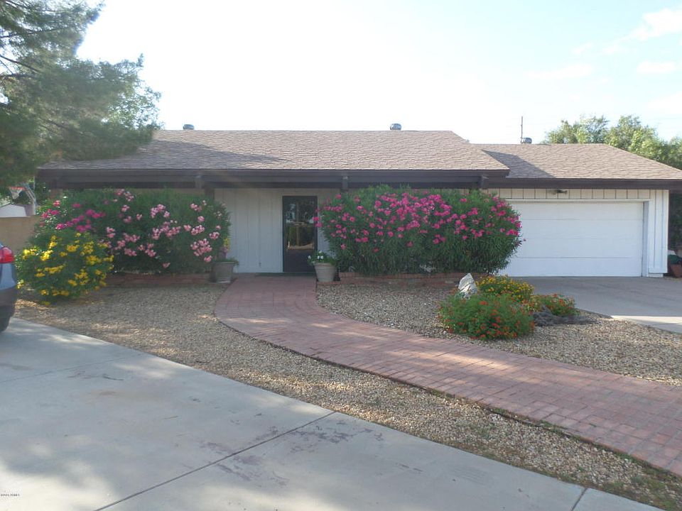 1st image of 8926 N 105th Dr