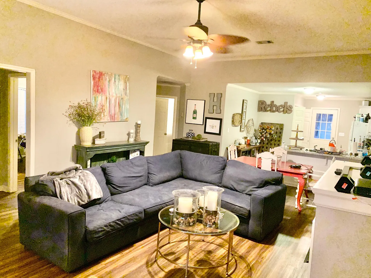 3 bed, 1400 sqft, $1,800 — Photo 2