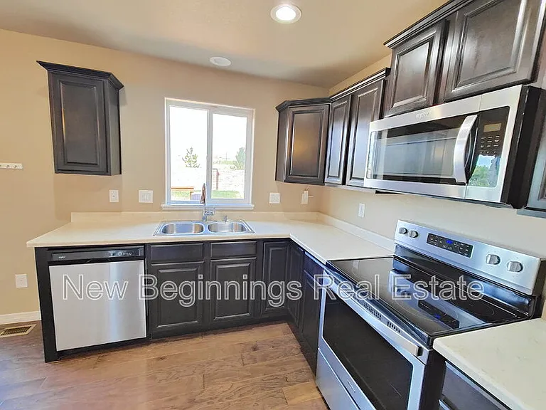 6134 Meadowbank Ln — Photo 5