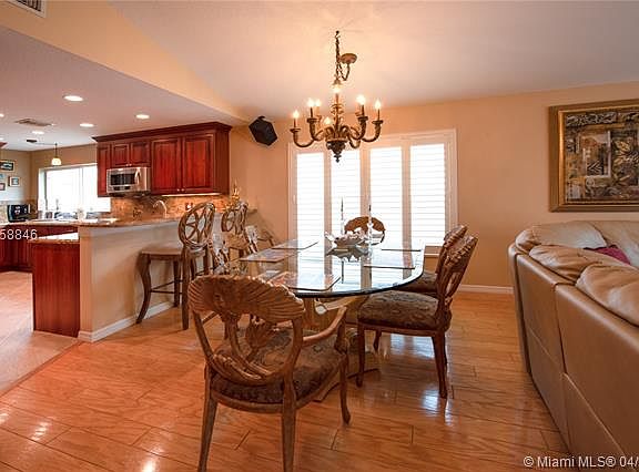 4th image of 2720 Lake Park Cir W