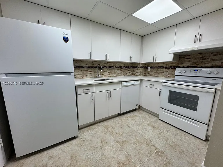 401 Golden Isles Dr #614 — Photo 13