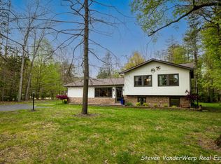 15991 Croswell St, West Olive, MI