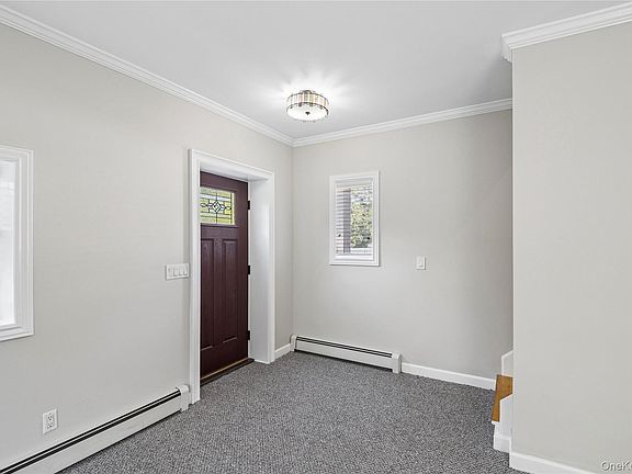 4th image of 44 Ridgedale Avenue