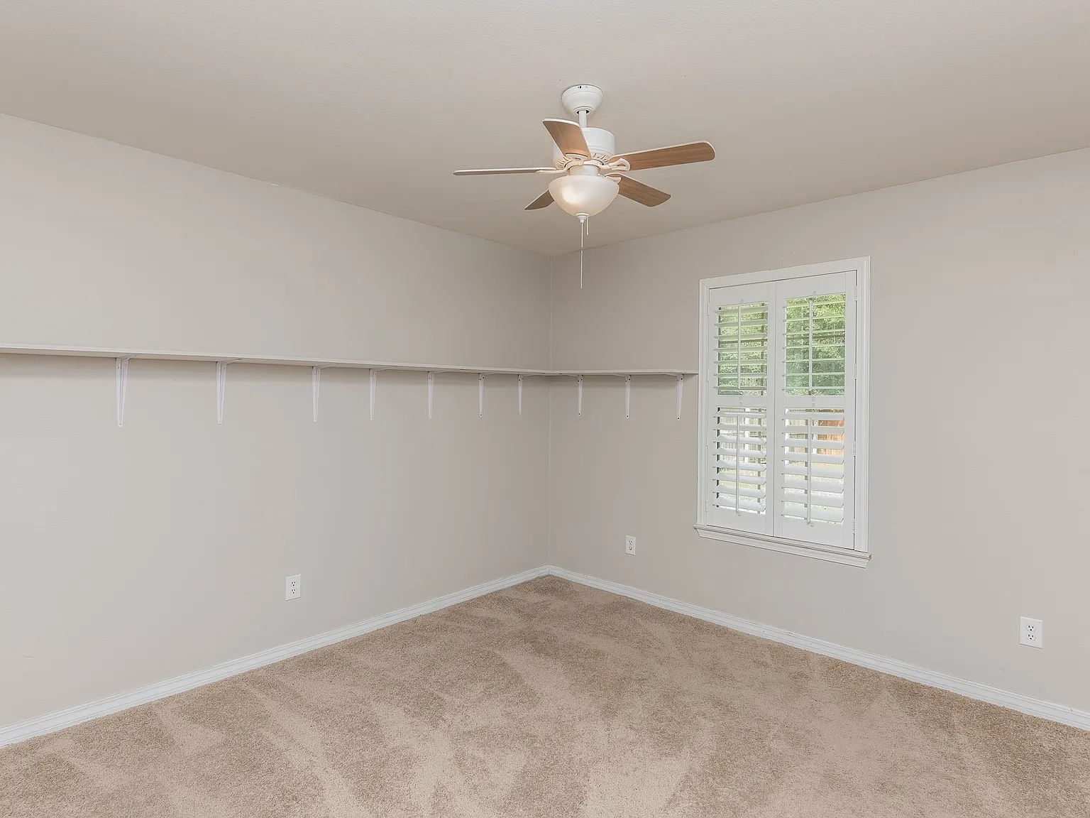 Kennedy Drive 8770 - 1 — Photo 3